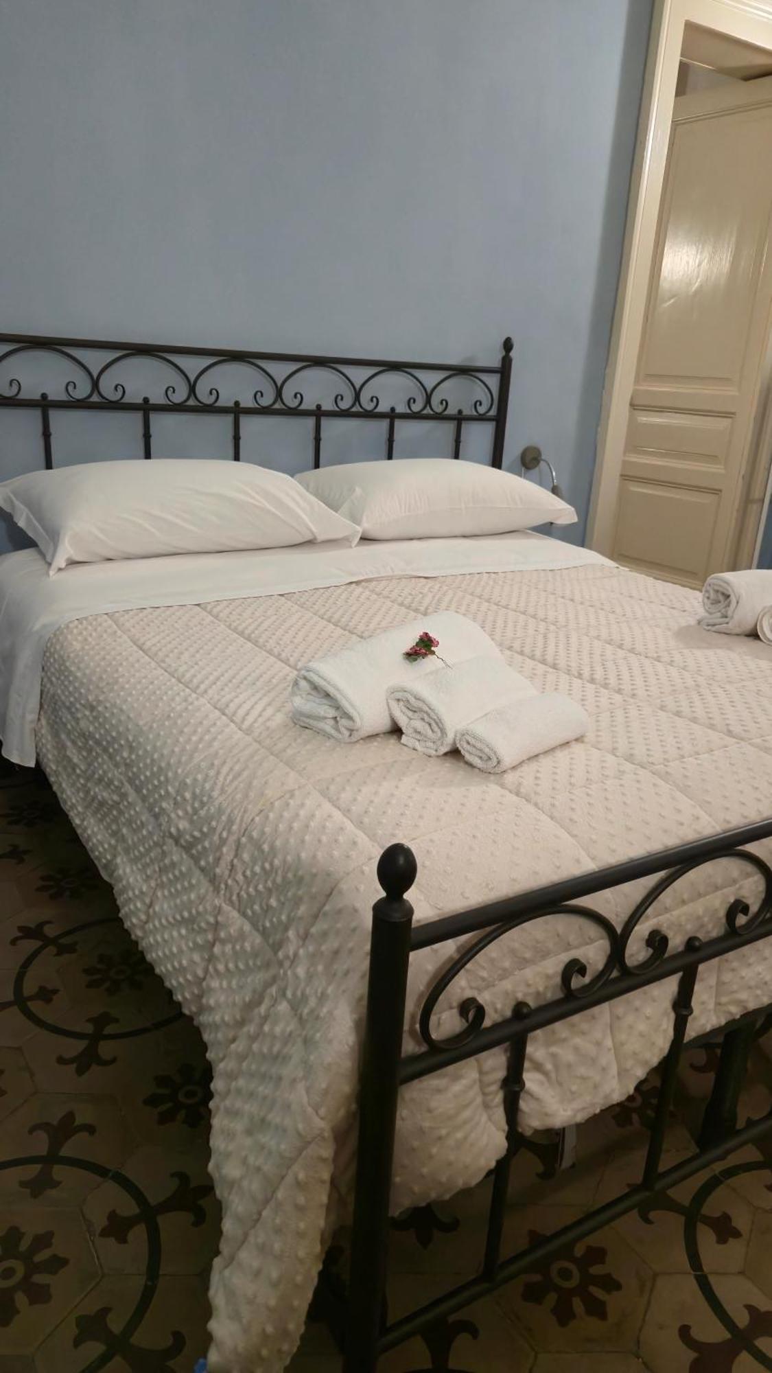Saranton House Hotel คาตาเนีย ภายนอก รูปภาพ