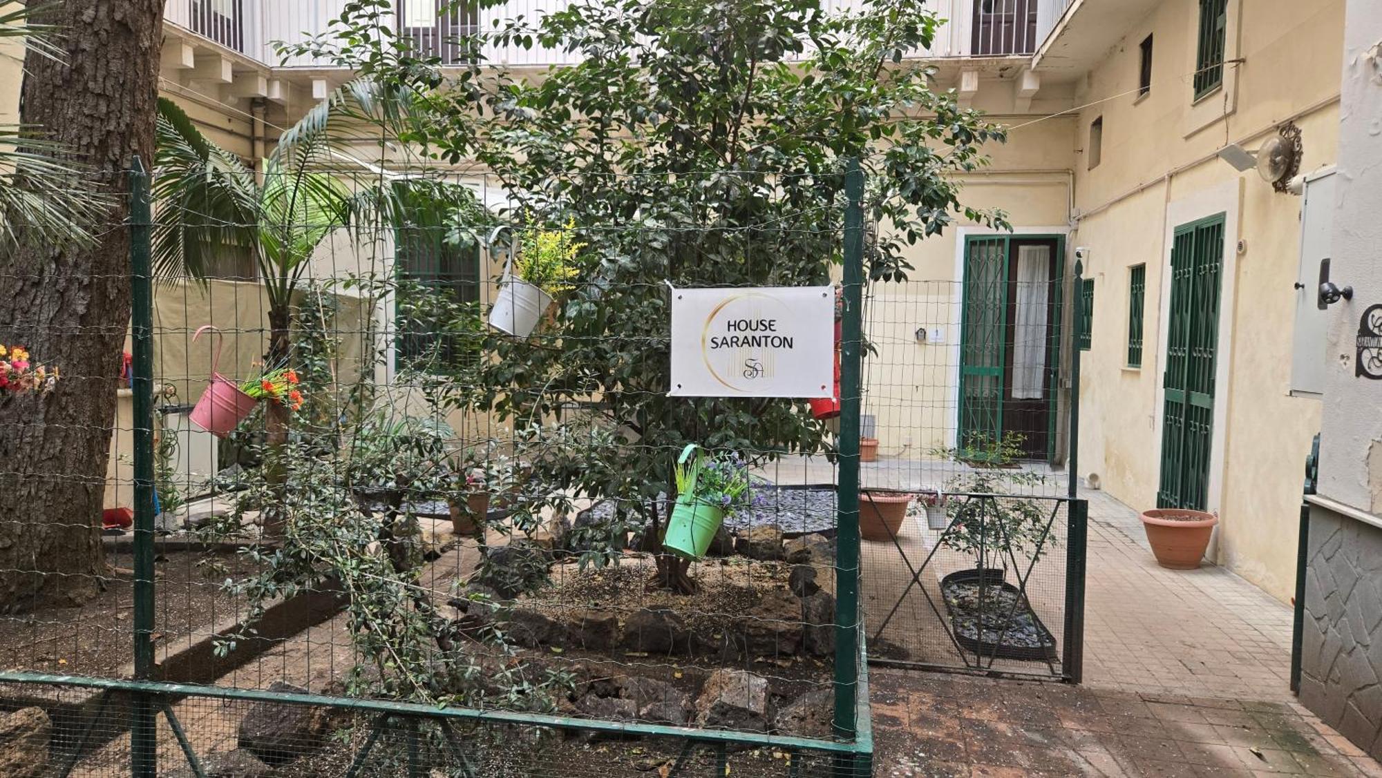 Saranton House Hotel คาตาเนีย ภายนอก รูปภาพ